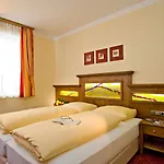 Cella Historic Boutique Hotel 4*