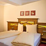 Cella Historic Boutique 호텔 젤암제